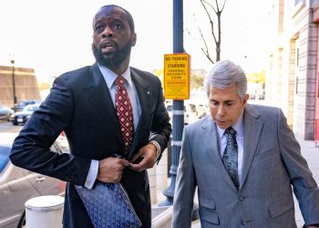 Pras Michel de los Fugiados condenado a 14 años: NPR