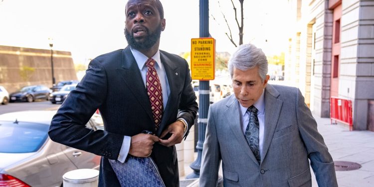 Pras Michel de los Fugiados condenado a 14 años: NPR