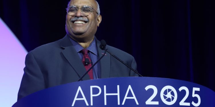 Con MAHA en aumento, la salud pública tradicional se reagrupa: vacunas