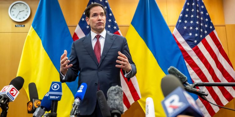 Rubio y Witkoff se reúnen con los negociadores de Ucrania en Florida mientras Trump presiona para negociar un acuerdo: NPR