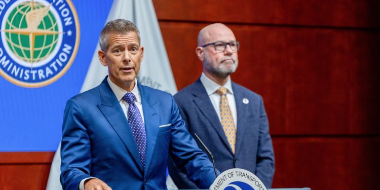 La FAA reducirá el tráfico aéreo en un 10% en muchos aeropuertos por motivos de seguridad: NPR