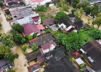 El número de muertos por inundaciones y deslizamientos de tierra en Sumatra en Indonesia aumenta a 174: NPR