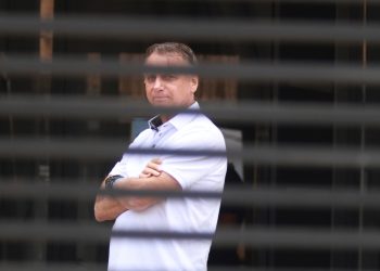 Bolsonaro de Brasil arrestado por supuestamente planear una fuga antes de su pena de prisión: NPR