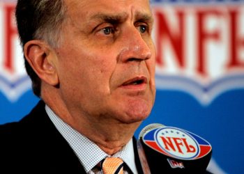 Paul Tagliabue, comisionado de la NFL durante 17 años, muere a los 84 años: NPR