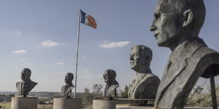 Trump está boicoteando el G20 por una disputa sobre los afrikaners. ¿Quiénes son? : NPR