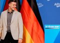El partido de extrema derecha alemán AfD crea su nueva ala juvenil mientras miles de personas protestan