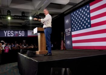 Newsom y destacados demócratas reúnen a los votantes antes de las elecciones especiales sobre la remodelación de los distritos del Congreso