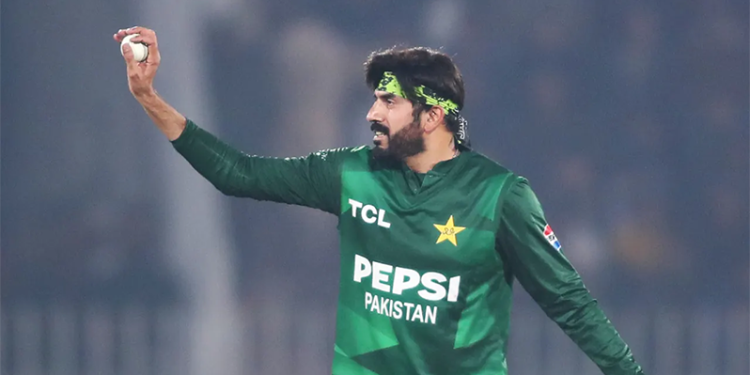 Babar (74') y Tariq llevan a Pakistán a la final