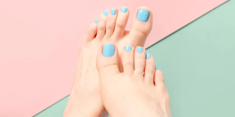 Por eso las uñas de los pies huelen tan mal