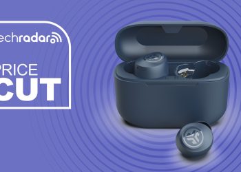 Consigue estos auriculares JLab baratos y coloridos por menos de $18: una ganga del Black Friday
