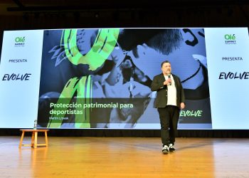 Debate clave en Olé Summit 2025: cómo lograr que un deportista no fracase en el intento de cuidar su dinero :: Olé