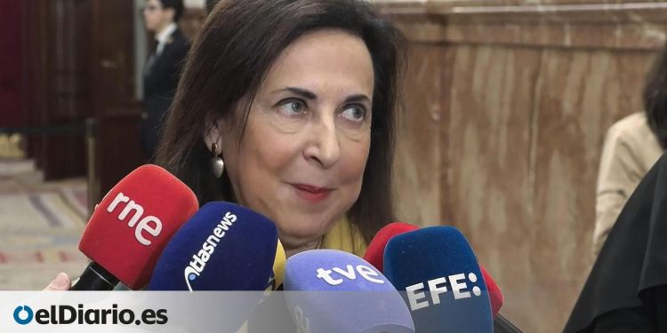 Margarita Robles se cierra a la posible cesión de territorio ucraniano a Rusia pero no descarta un despliegue internacional