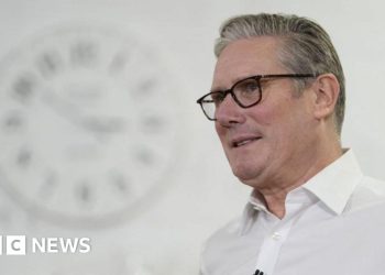 Sir Keir Starmer visita Cardiff y dice que «cree firmemente en la devolución»