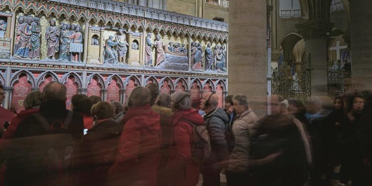 Después de descubrir il ya un an, la ambigüedad heureuse de Notre-Dame.