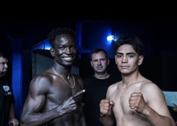 El destacado gesto del Bamba Niang tras el impresionante KO ante Agustín Chávez: inició una colecta para pagar la cirugía de su rival :: Olé