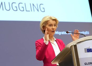 De los centros de retorno a las sanciones a los traficantes: la UE adopta una línea más dura contra la migración ilegal