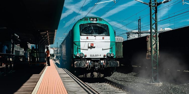 España lanza un abono de transporte público de 60€ mensuales: ¿Qué otros países europeos lo ofrecen?