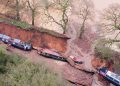 Video. Un vídeo muestra barcos tragados por un agujero gigante en Shropshire, Reino Unido