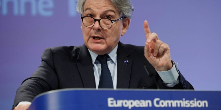 Estados Unidos sanciona al ex comisario de la UE y a cuatro europeos por sus esfuerzos para frenar el discurso de odio en línea – POLITICO