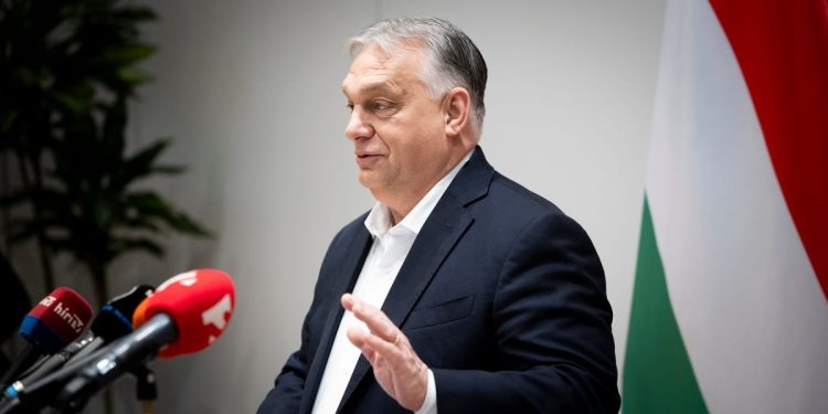 Orbán dice que no está seguro de quién inició la guerra entre Rusia y Ucrania – POLITICO