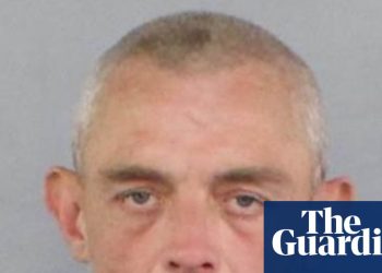 La policía de Victoria nombra al hombre al que quieren entrevistar en relación con el incendio del coche 'Happy Janukah' en St Kilda | Victoria