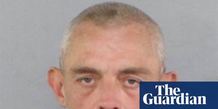 La policía de Victoria nombra al hombre al que quieren entrevistar en relación con el incendio del coche 'Happy Janukah' en St Kilda | Victoria