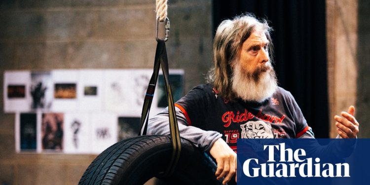 'Fue un gran éxito': la obra sobre la guerra de Irak, contada a través de los ojos de un tigre hambriento del zoológico de Bagdad | Teatro