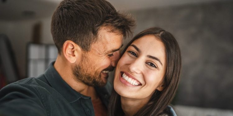 La règle des 3C, essentielle pour qu'un homme tombe amoureux, selon un coach en Relationships