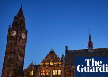 El consejo de Rochdale acusado de sentarse tras descubrir que el director ejecutivo 'tocó y molestó' a un colega menor | Gran Manchester