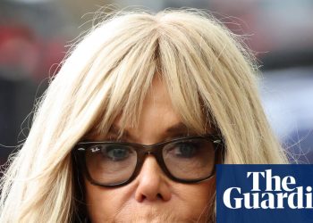 Brigitte Macron se enfrenta a una demanda tras ser filmada usando insultos sexistas en un teatro de París | Francia