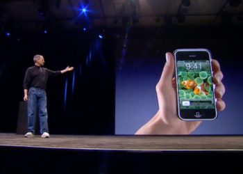 El iPhone estuvo a punto de tener un «pomo virtual» en la pantalla. Steve Jobs lo descartó por una razón de peso