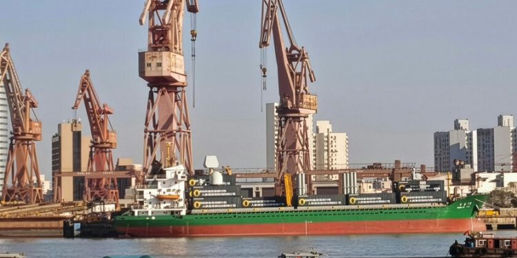 buques civiles que pueden convertirse en lanzadores de misiles