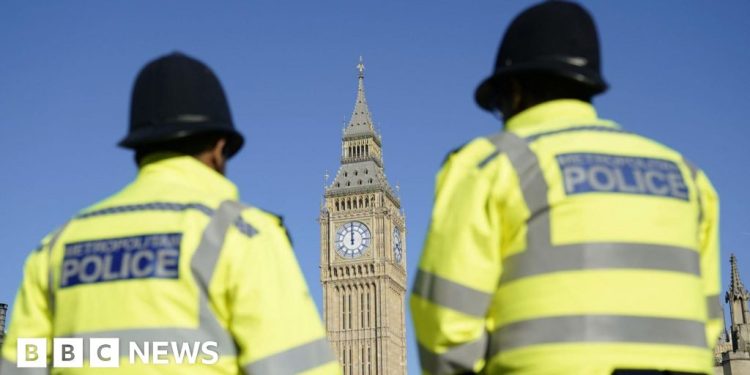 Mahmood promete que todas las fuerzas policiales contarán con equipos especializados en delitos sexuales