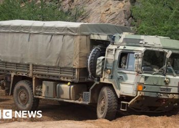 El ejército repara 6.000 camiones de apoyo inmovilizados por cuestiones de seguridad