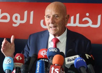 Túnez arresta al máximo líder de la oposición, Nejib Chebbi, en una campaña represiva cada vez más amplia | Política Noticias