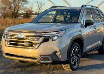 El feo infoentretenimiento arruina la experiencia del Subaru Forester Hybrid 2025