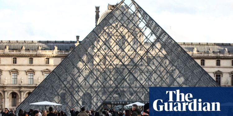 El museo del Louvre en París se enfrenta al cierre esta semana debido a que los sindicatos convocan una huelga | París