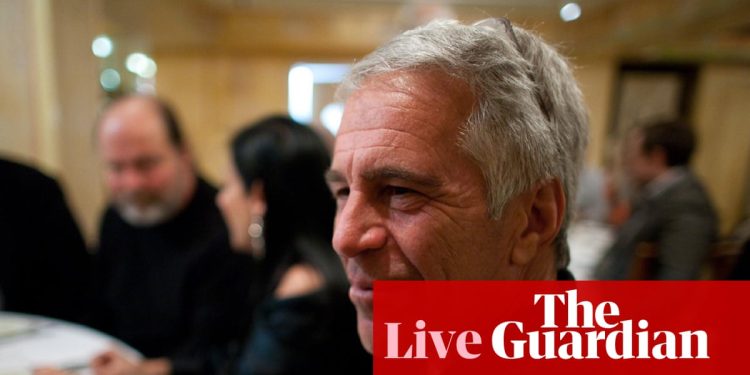 Los archivos de Epstein publican actualizaciones en vivo: la administración Trump publica un tesoro de documentos después de meses de protesta pública | Jeffrey Epstein