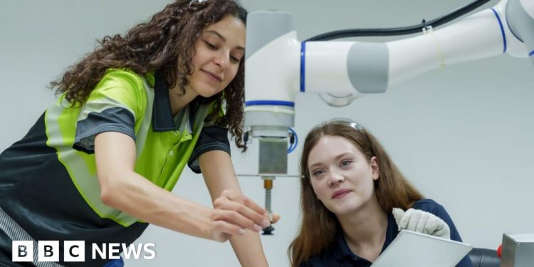 Se prometen 50.000 nuevas plazas de aprendizaje en el marco de la iniciativa de empleo juvenil