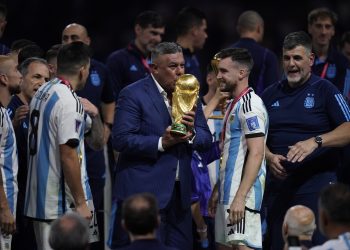 Chiqui Tapia sacó pecho desde Qatar: «Vamos por la cuarta» :: Olé