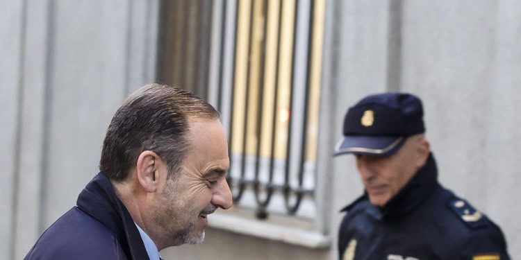 Ábalos pide al Supremo que le juzgue un jurado popular por el caso de las mascarillas