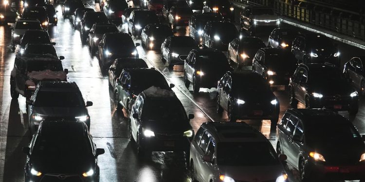 El Departamento de Transporte de EE. UU. duplica su apuesta por el gas y reduce los estándares de eficiencia del combustible