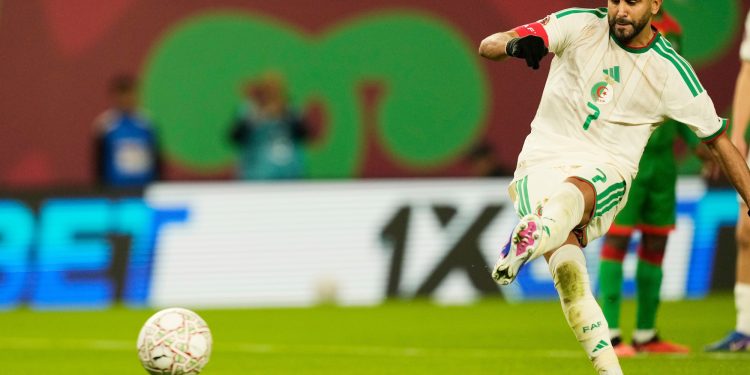 El capitán de Argelia también la rompió fuera de la cancha: metió una asistencia por redes sociales :: Olé