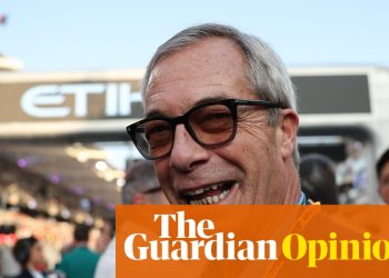 Bienvenidos a la zona desconocida donde Nigel Farage puede ser acusado de racismo y aún así liderar las encuestas | Nesrine Malik