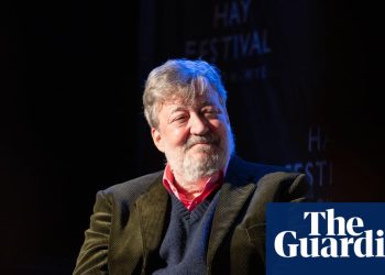 Stephen Fry lanza campaña para impulsar la lectura por placer | Libros