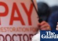 Médicos residentes en Inglaterra inician cinco días de huelga | doctores