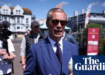 La policía investiga las acusaciones de que Reform UK violó la ley electoral en la campaña de Farage | Reforma del Reino Unido