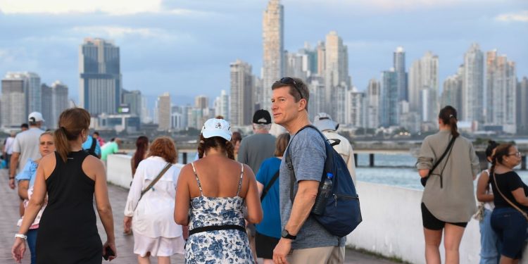 Sector hotelero sobrevive con 56.5% de ocupación y más de 4 mil habitaciones vacías