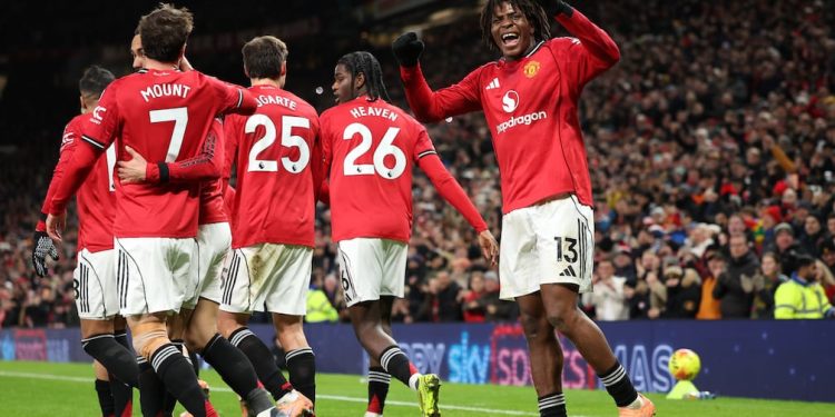 Manchester United sufre, pero vence al Newcastle en la Premier League | Fútbol | Deportes