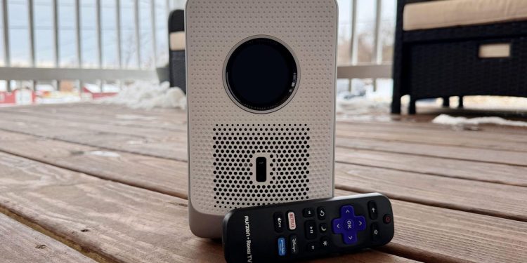 Reemplacé el televisor de mi habitación con este proyector Roku de $180 y no puedo regresar